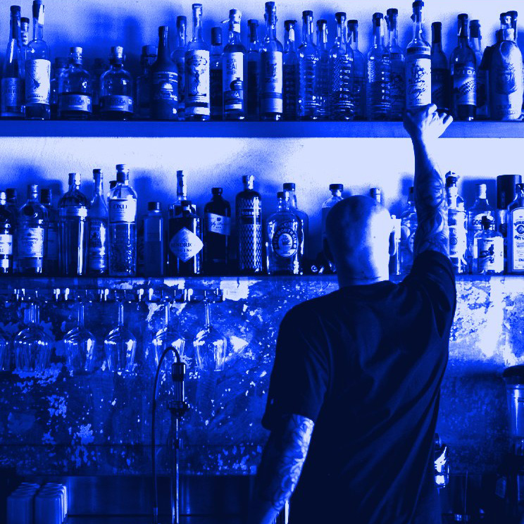 At Quèrto Bassano: cocktail bar and bottles